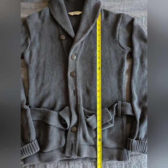 Penguin Cardigan (READ) - Picture 5 of 5